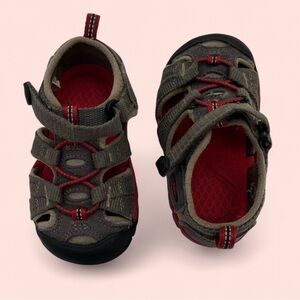 Toddler Boys 6C Keen Seacamp II Closed Toe Hiking Sandals Velcro Closure